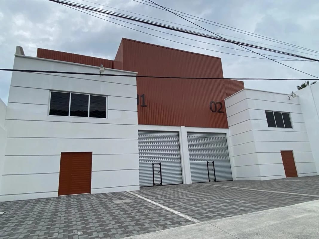 BODEGAS EN VENTA ESCUINTLA 798M2 — foto 1 de 11