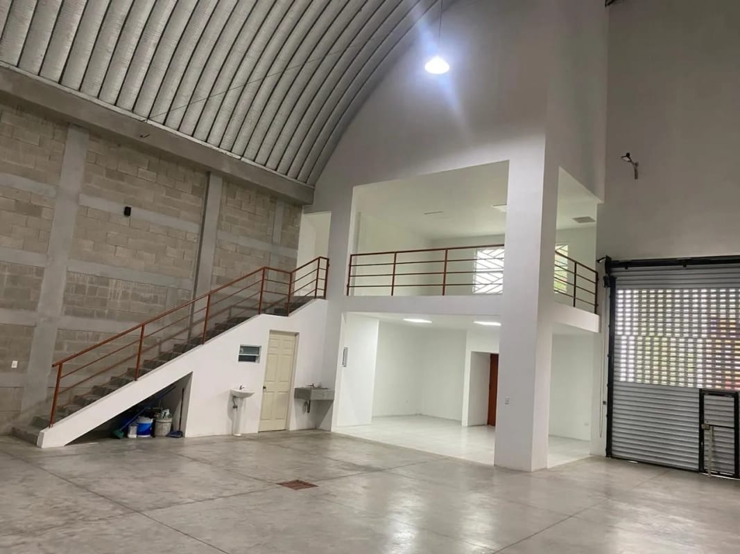BODEGAS EN VENTA ESCUINTLA 798M2 — foto 9 de 11