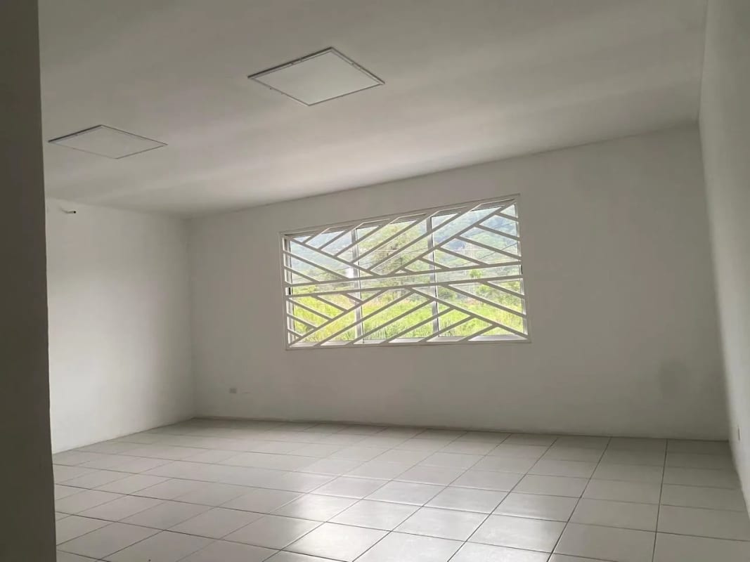 BODEGAS EN VENTA ESCUINTLA 798M2 — foto 3 de 11