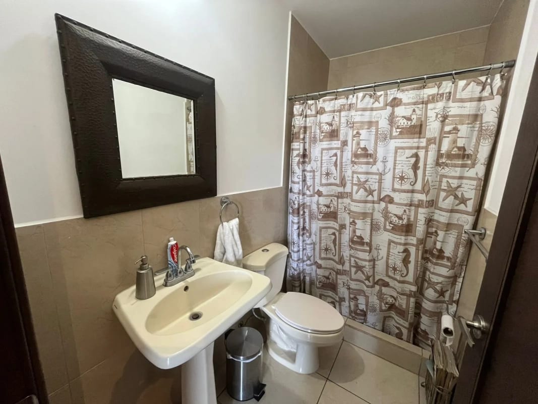 APARTAMENTO EN VENTA ZONA 7 EDIFICIO EL PORTICO — foto 8 de 10