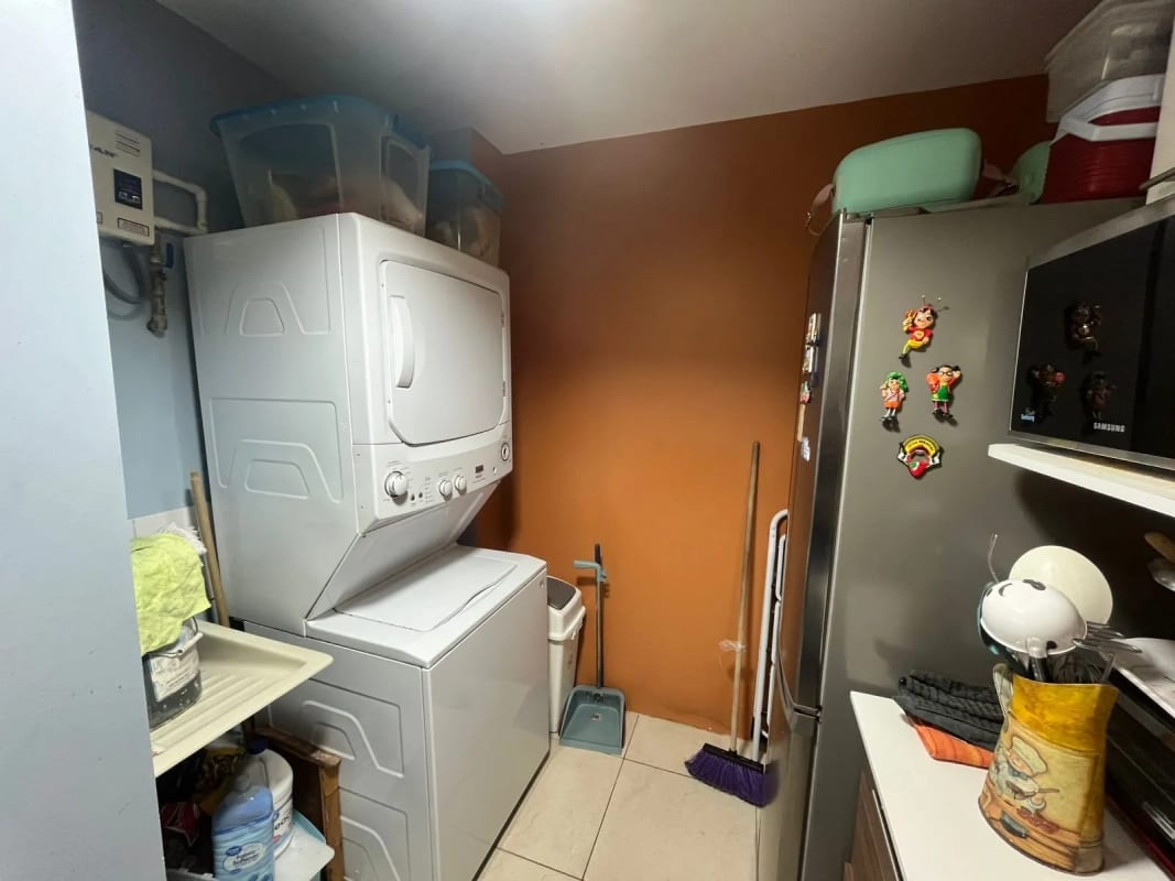 APARTAMENTO EN VENTA ZONA 7 EDIFICIO EL PORTICO — foto 3 de 10